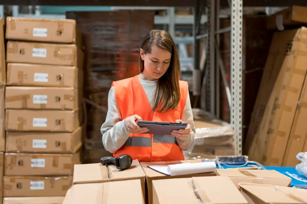 Pick and packing boxes using scanning machines